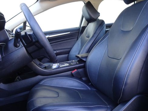 Used 2020 Ford Fusion Titanium image 11