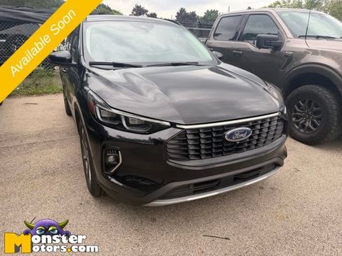 Used 2023 Ford Escape Platinum w/ Premium Technology Package AWD/4WD image 4