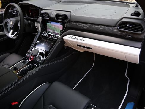 Used 2024 Lamborghini Urus S AWD/4WD image 26