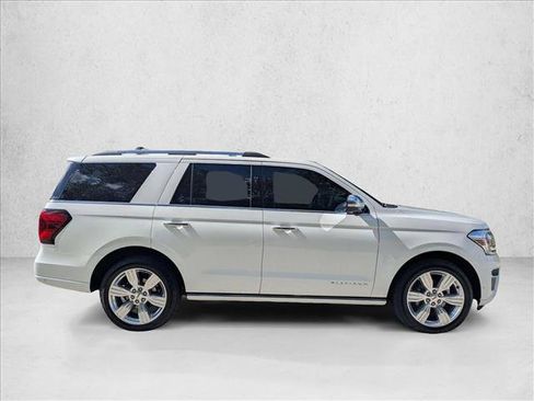 Used 2024 Ford Expedition Platinum AWD/4WD image 4