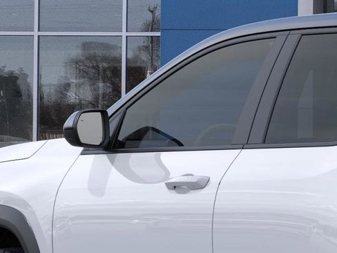 New 2026 Chevrolet Equinox LT w/ Convenience Package II FWD image 33