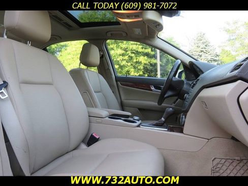Used 2011 Mercedes-Benz C 300 4MATIC Sedan image 7