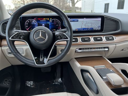 Certified 2025 Mercedes-Benz GLE 450e GLE 450e w/ Driver Assistance Package image 30