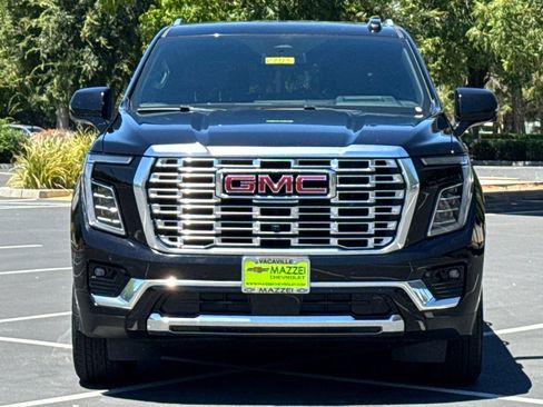 Used 2025 GMC Yukon Denali AWD/4WD image 7