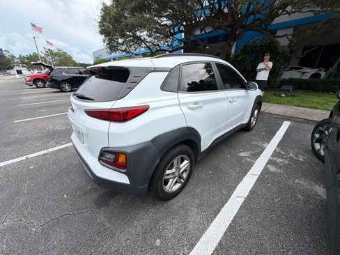Used 2018 Hyundai Kona SEL FWD image 3