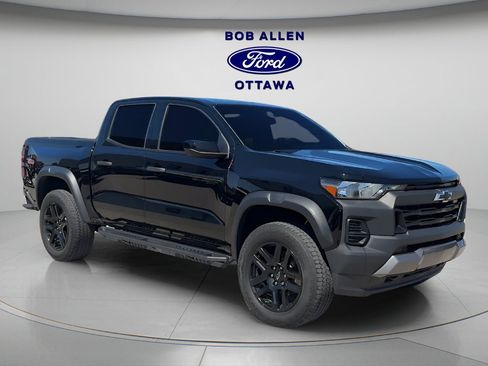 Used 2024 Chevrolet Colorado Trail Boss w/ Advanced Trailering Package AWD/4WD image 13