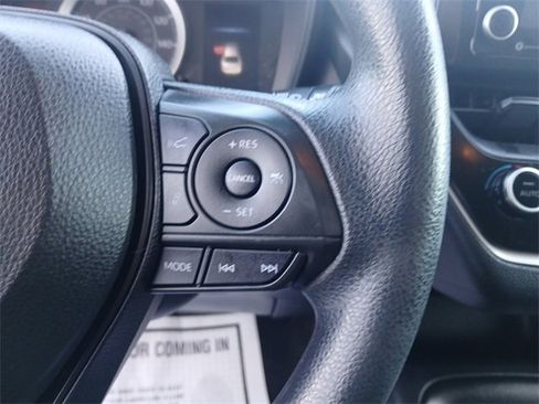 Used 2022 Toyota Corolla LE image 20