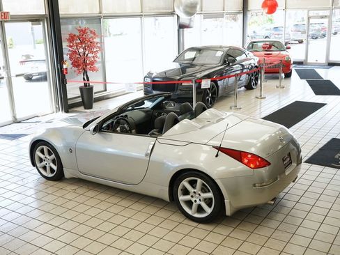 Used 2004 Nissan 350Z Touring RWD image 55