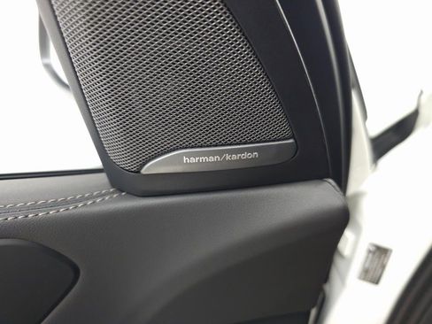 Used 2026 BMW X5 xDrive40i w/ Premium Package image 11