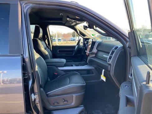 New 2026 RAM 2500 Laramie AWD/4WD image 31