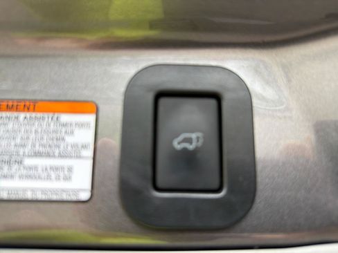 Used 2017 Toyota Sienna XLE FWD image 14