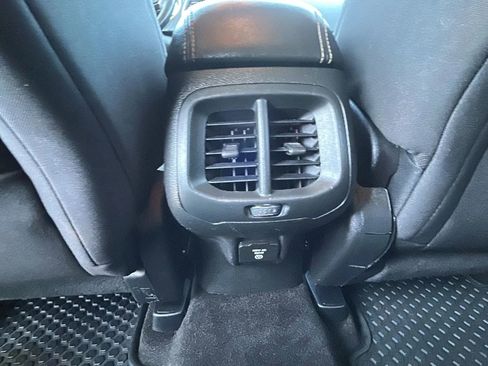 Used 2015 Jeep Cherokee Latitude w/ Cold Weather Group image 29