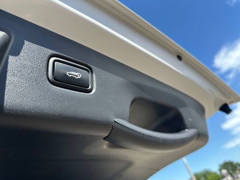 Used 2022 Hyundai Tucson Limited AWD/4WD image 32
