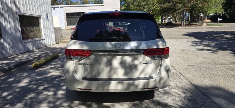 Used 2016 Honda Odyssey SE image 4