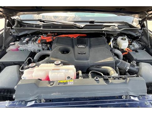 Used 2023 Toyota Tundra Limited image 11