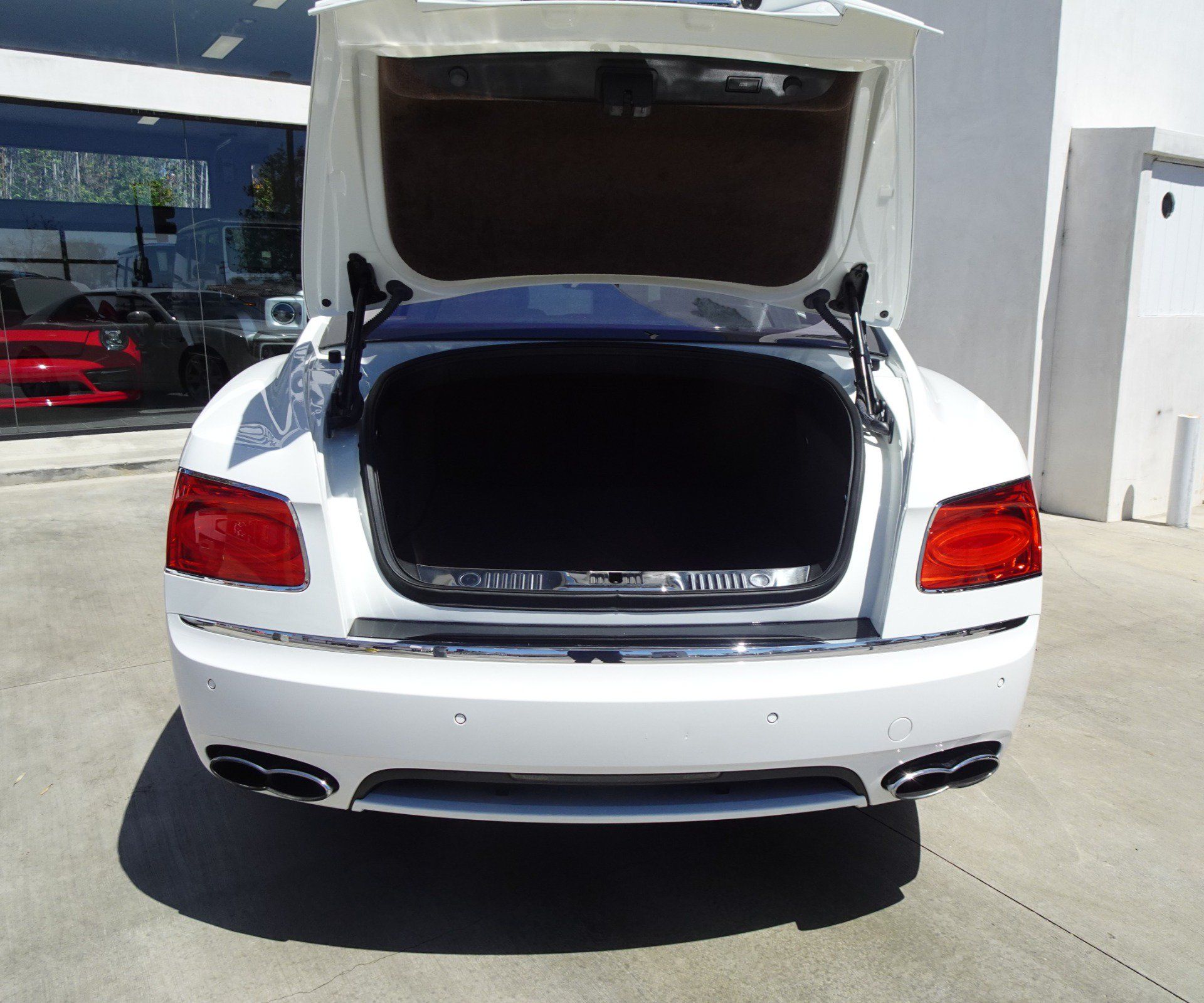 Used 2018 Bentley Flying Spur V8 AWD/4WD image 6