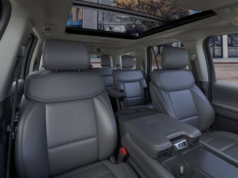 New 2026 Ford Expedition Active RWD image 10