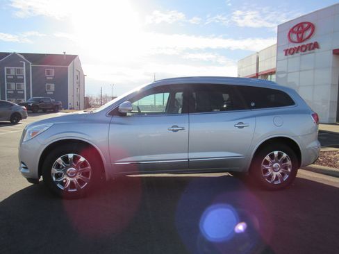 Used 2017 Buick Enclave Premium image 9