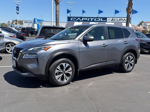 Used 2023 Nissan Rogue SV FWD image 4