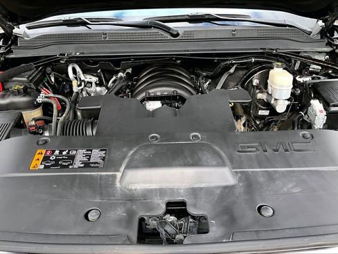 Used 2018 GMC Yukon Denali image 32