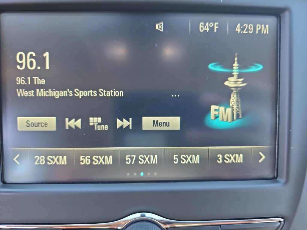 Used 2017 Chevrolet Malibu LT FWD image 21