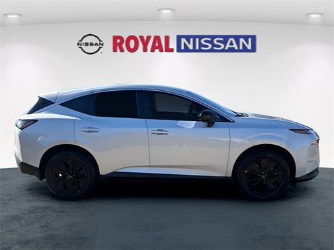Used 2025 Nissan Murano SV image 8