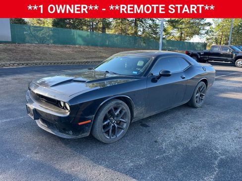 Used 2020 Dodge Challenger SXT w/ Plus Package image 2