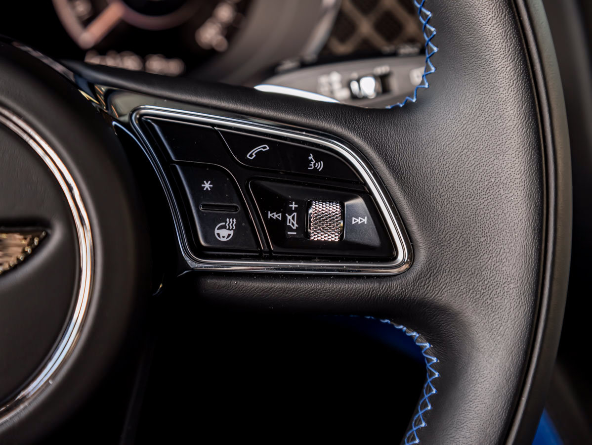 Certified 2025 Bentley Bentayga AWD/4WD image 23