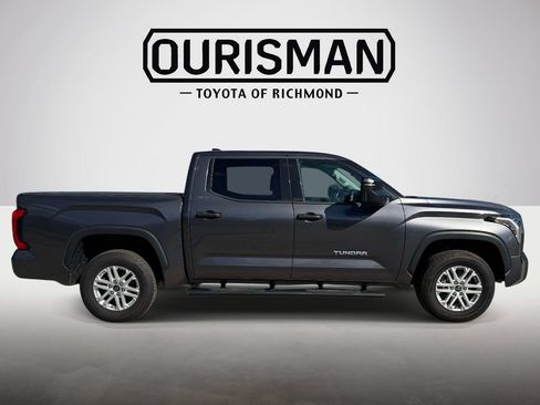 Used 2022 Toyota Tundra SR5 w/ SR5 Convenience Package AWD/4WD image 2