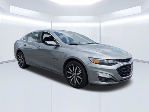 Used 2024 Chevrolet Malibu RS FWD image 2