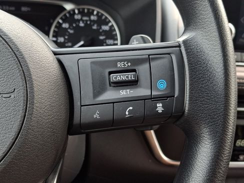 Used 2024 Nissan Rogue SV AWD/4WD image 21