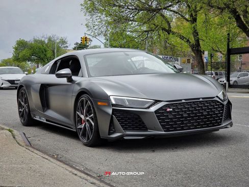 Used 2023 Audi R8 V10 performance RWD image 2