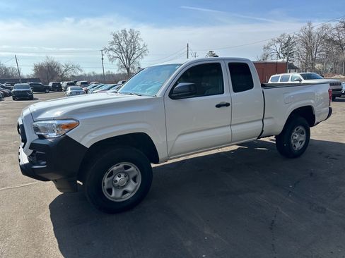 Used 2023 Toyota Tacoma SR image 6