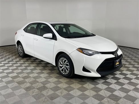 Used 2017 Toyota Corolla L image 25
