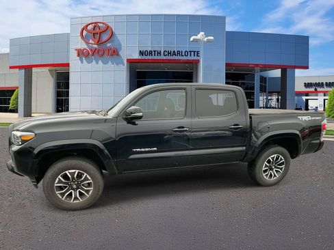 Used 2022 Toyota Tacoma TRD Sport image 7