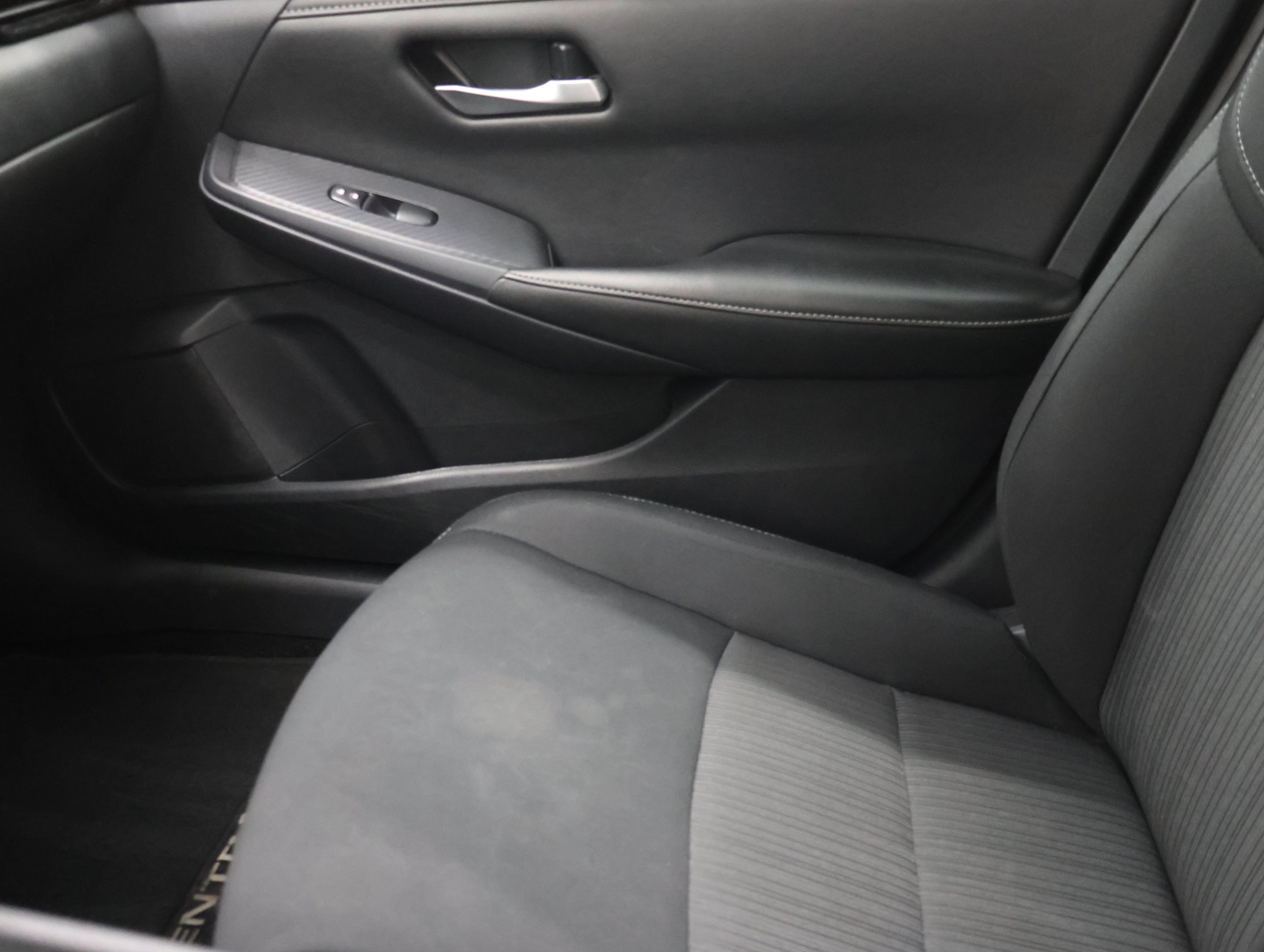Used 2024 Nissan Sentra SV FWD image 13