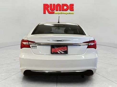 Used 2013 Chrysler 200 Touring FWD image 4