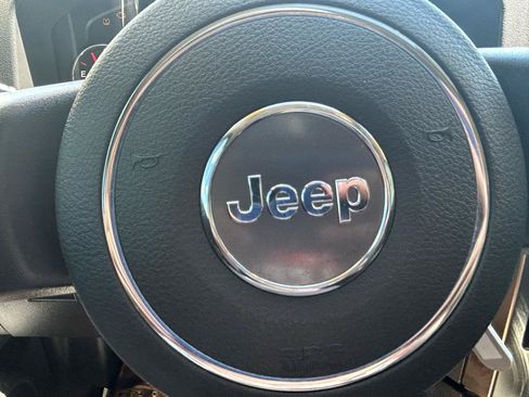Used 2012 Jeep Liberty Sport AWD/4WD image 21