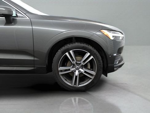 Used 2019 Volvo XC60 T5 Momentum w/ Multimedia Package image 40