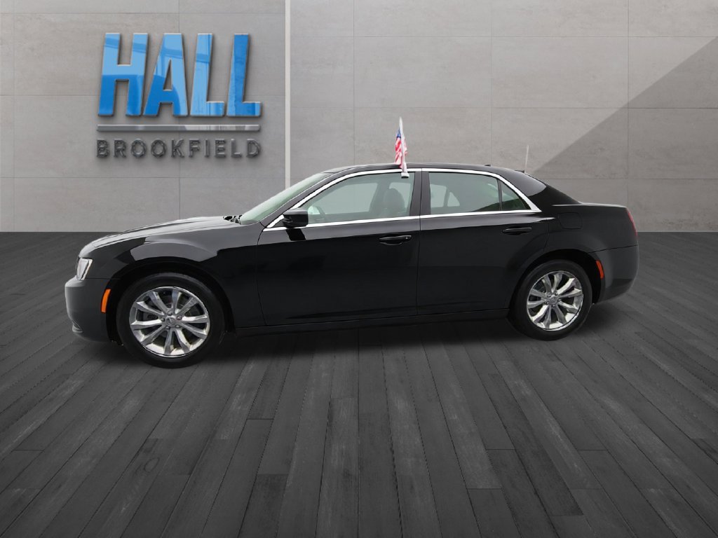 Used 2019 Chrysler 300 Touring L w/ Quick Order Package 22F AWD/4WD image 2