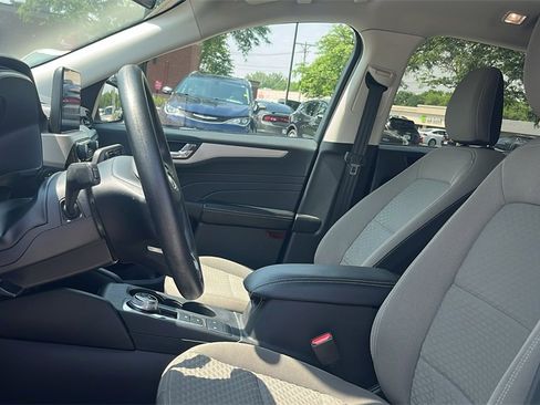 Used 2021 Ford Escape SE image 10