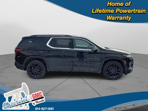 Used 2023 Chevrolet Traverse LT image 2