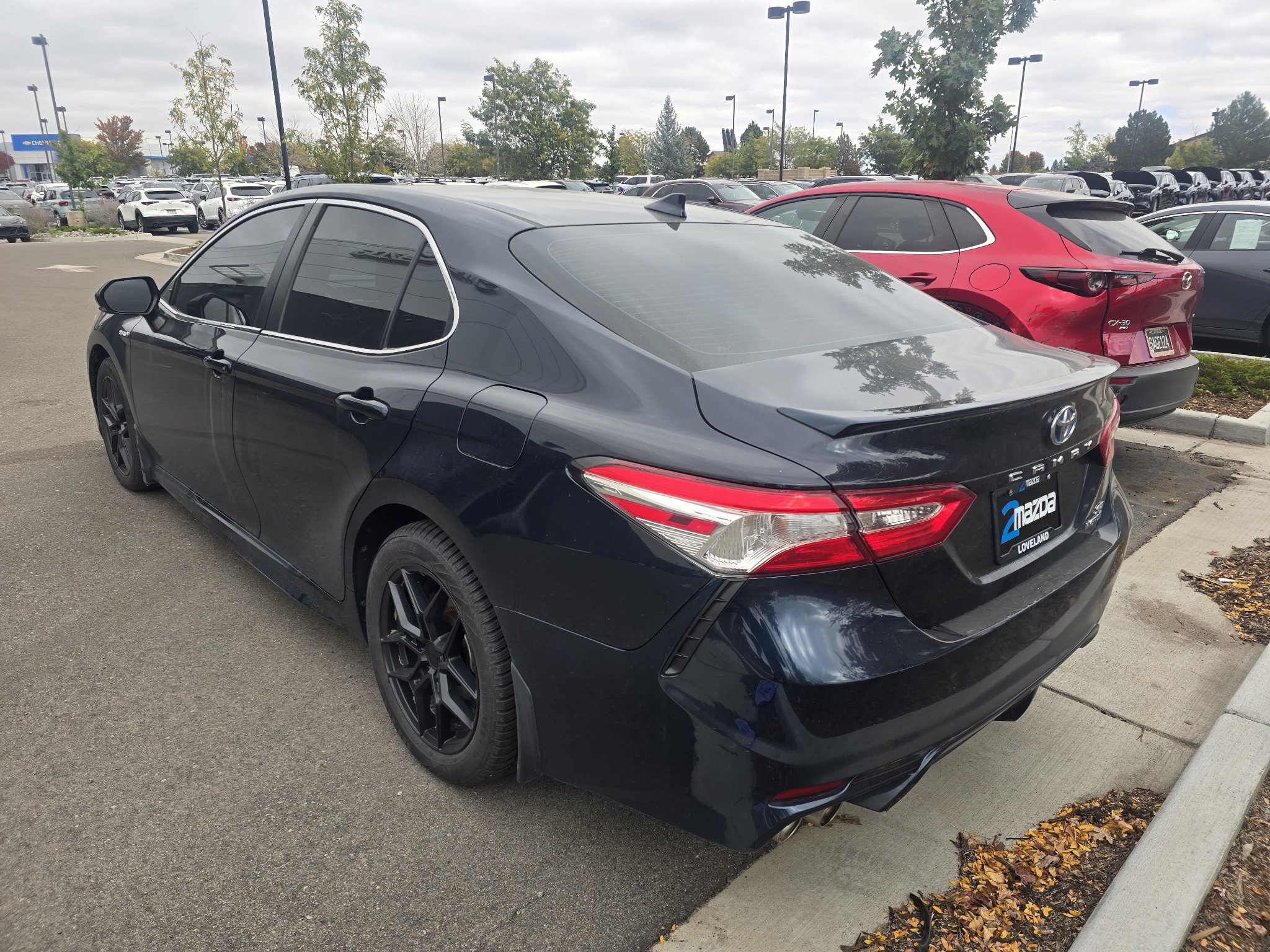 Used 2020 Toyota Camry SE w/ Sunroof Package FWD image 14
