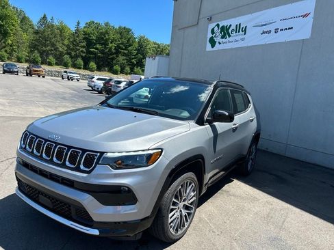 Used 2023 Jeep Compass Limited w/ Elite Group AWD/4WD image 1