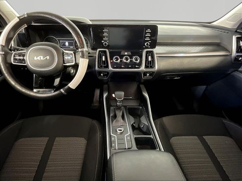 Certified 2023 Kia Sorento LX FWD image 7