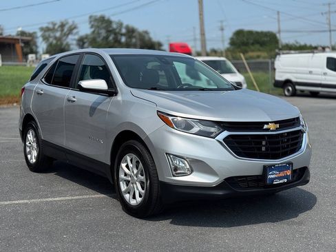 Used 2021 Chevrolet Equinox LT w/ Driver Convenience Package AWD/4WD image 3