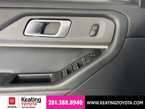 Used 2025 Ford Explorer ST-Line AWD/4WD image 12
