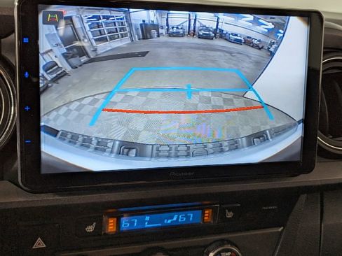 Used 2019 Toyota Tacoma TRD Off-Road image 35