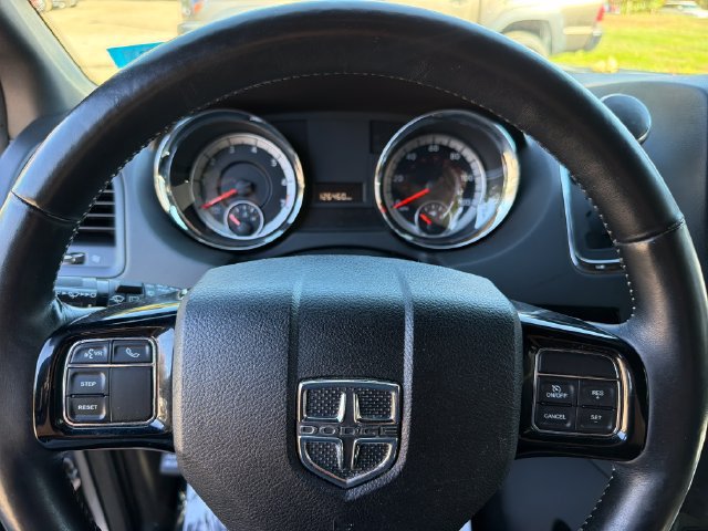 Used 2018 Dodge Grand Caravan SXT w/ Driver Convenience Group FWD image 15