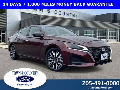 Used 2024 Nissan Altima 2.5 SV image 1